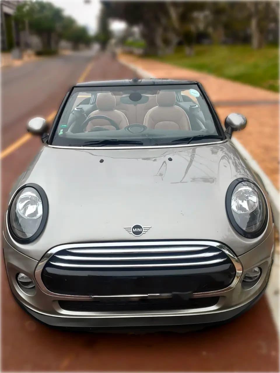 Mini Cooper Convertible - Front.webp