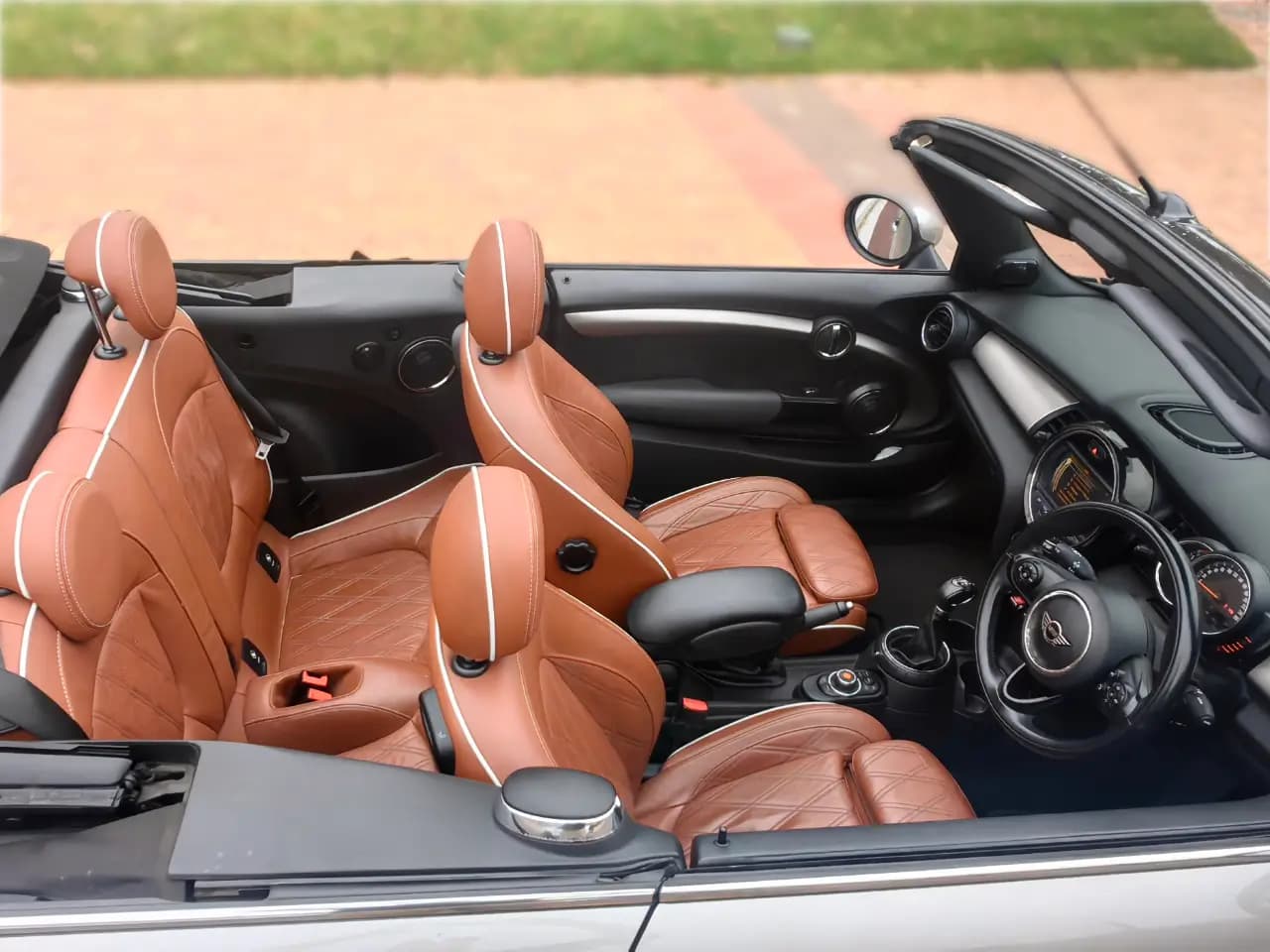 Mini Cooper Convertible - Interior drivers Side.webp