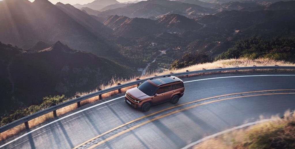 Luxury People Movers for Hire in Cape Town