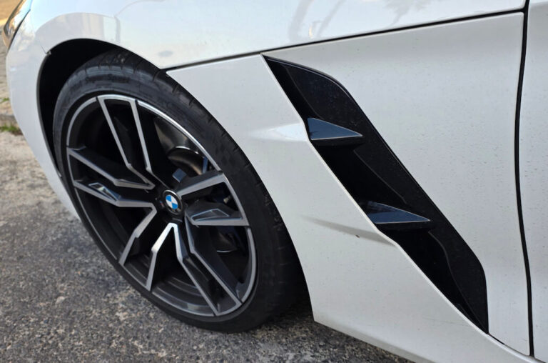 BMW Z4 Convertible (Tyre)